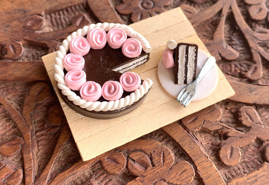 Miniature Chocolate & Vanilla Cake Fridge Magnet, Food Magnet, Refrigerator Magnet, Kitchen Magnet, Small Food Magnet, Cute Clay Magnet