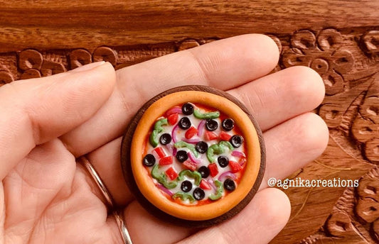 Miniature Veggie Pizza Fridge Magnet, Food Magnet, Refrigerator Magnet, Kitchen Magnet, Small Food Magnet, Cute Clay Magnet