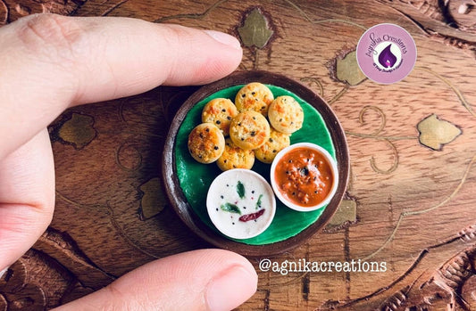 Indian Food Miniature Fridge Magnet, Handmade Dollhouse Food, Miniature Kuzhi Paniyarams with Nariyal Chutney and Kara Chutney, 1:12 Scale