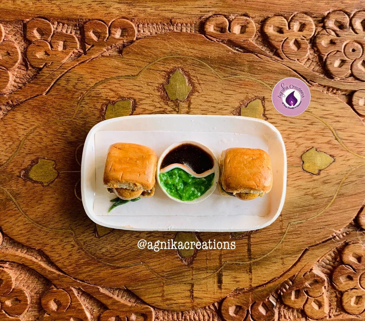 Indian Handmade Food Fridge Magnet, Dollhouse Food, Miniature Vada Pav with Tamarind and Coriander Mint Chutneys, 1:12 Scale