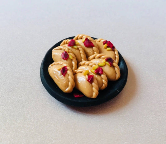 Indian Food Miniature Fridge Magnet, Dollhouse food, Miniature Gujiya, 1:12 Scale