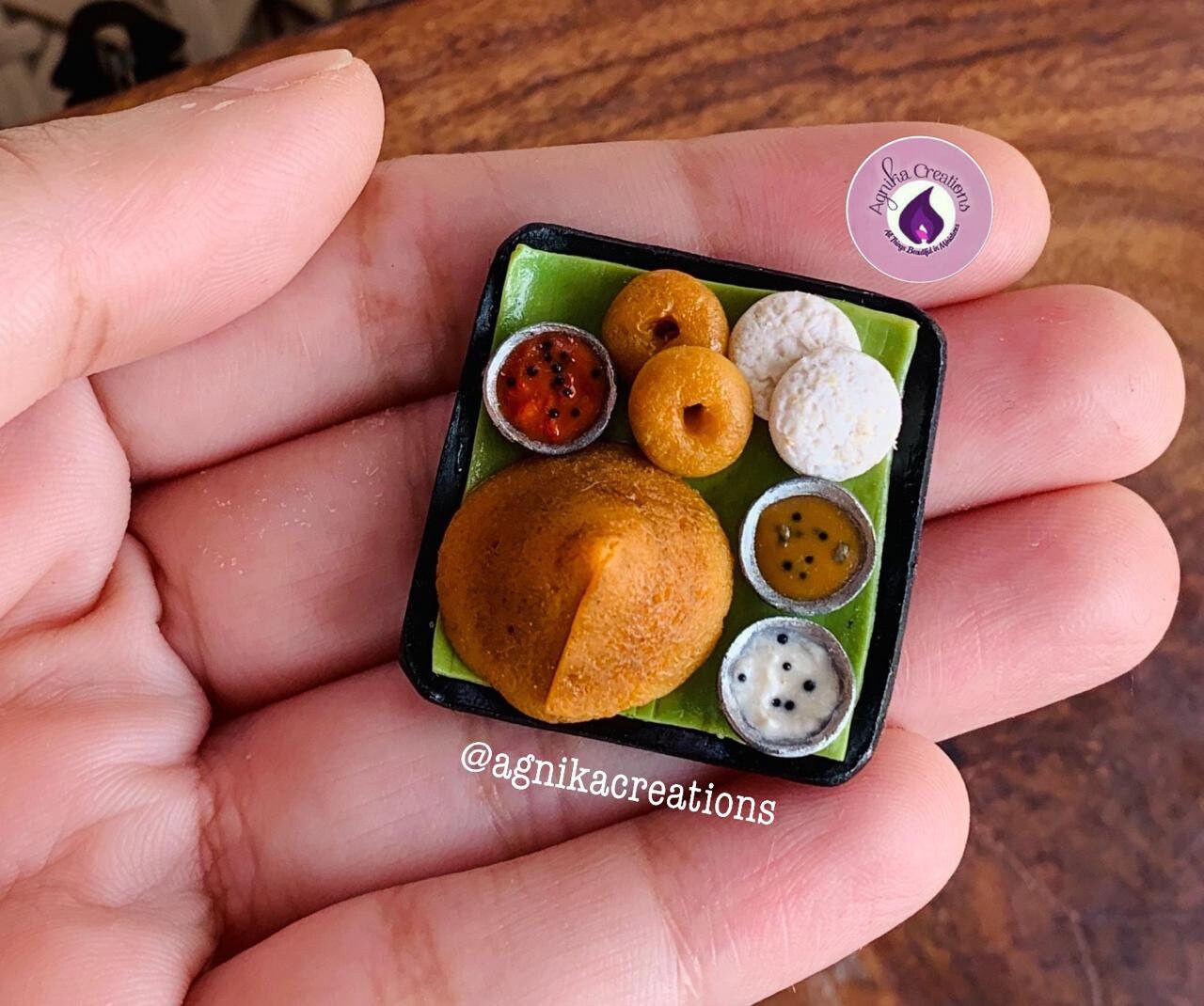 Miniature Cone Dosa with Idlis, Vadais and assorted chutneys, Refrigerator Magnet, Kitchen Magnet, Indian Food Magnet, Cute Clay Magnet